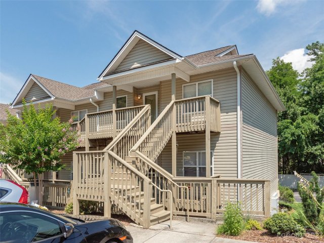 715 Carlyle Way sold home in Carlyle Condominiums, Asheville, NC
