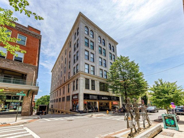 84 Walnut Street 301 sold home in Old Pennys Bldg. Condominiums, Asheville, NC