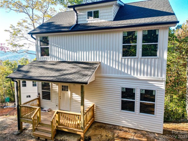35 Hunting Lodge Drive sold home in Hunting Lodge Acres, Black Mountain, NC