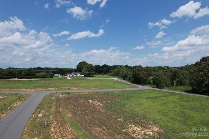 1010 Rolling Meadows Drive sold home in Rolling Meadows, Mooresville, NC