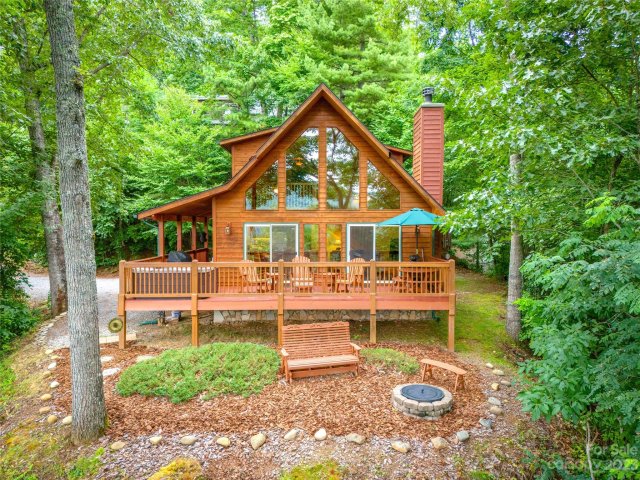 195 Saddle Drive sold home in Horseshoe Cove, Maggie Valley, NC