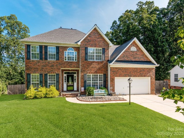 1409 Moonstone Drive sold home in Thornblade, Matthews, NC