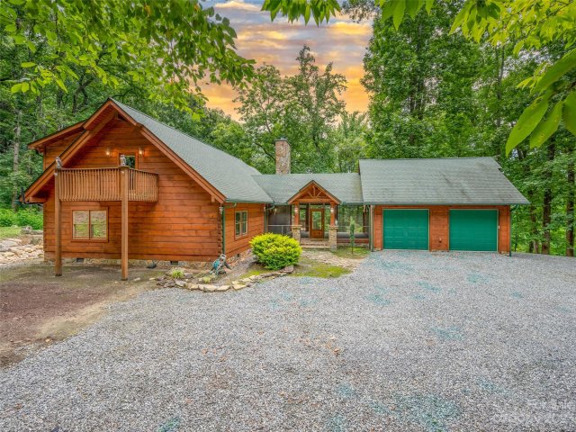 137 Matho Trace sold home in Tatanka, Lake Lure, NC