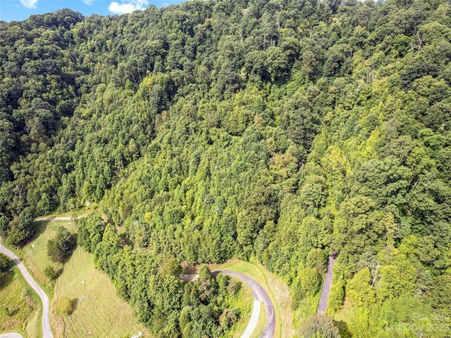 00 Yonaguska Ridge B sold home in Rich Top Mountain, Clyde, NC