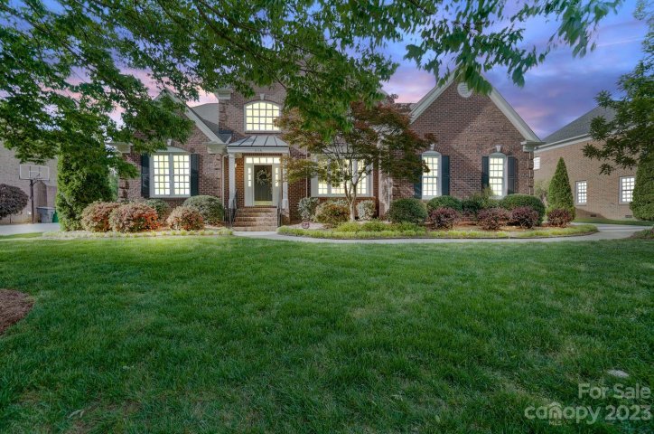 6118 Legacy Circle sold home in Country Club Estates, Charlotte, NC