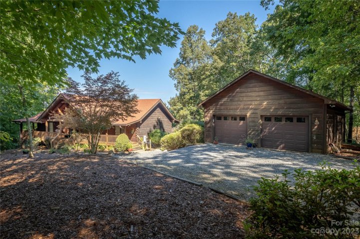279 Outback Trail sold home in The Meadows at Lake James Station, Nebo, NC