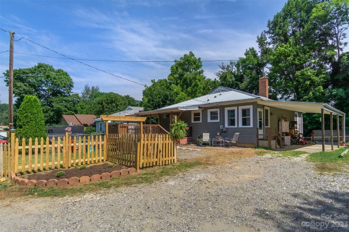 102 Short Street sold home in Beacon Village, Swannanoa, NC