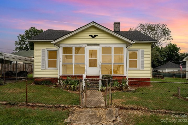 101 Loya Street sold home in Madora, Mount Holly, NC