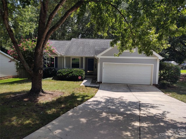 12105 Woodside Falls Road sold home in Woodside Falls, Pineville, NC