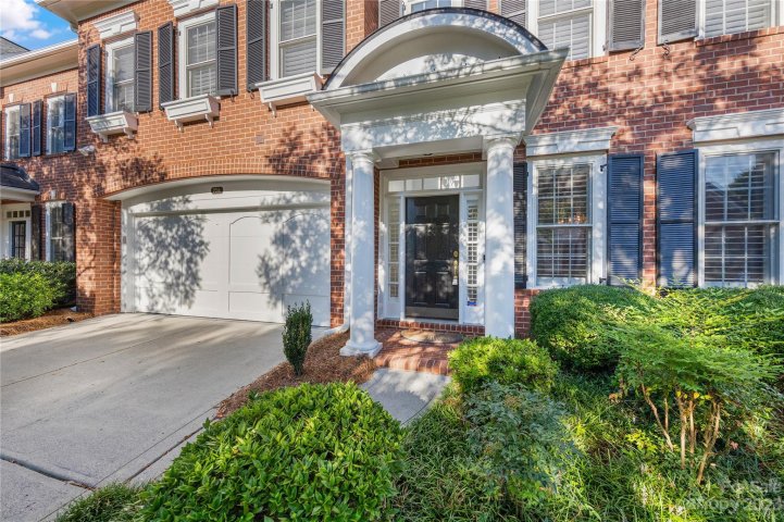 7614 Dahlia Blossom Drive sold home in The Magnolias, Charlotte, NC