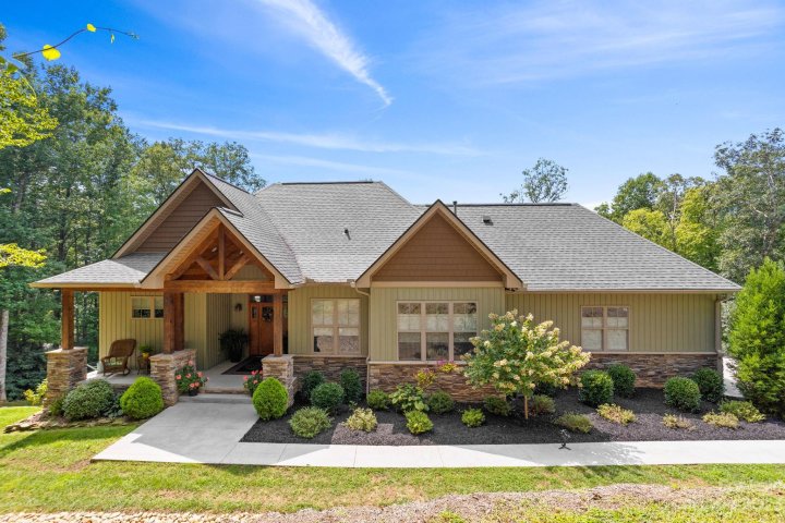 962 Windover Drive sold home in Windover Farms, Brevard, NC