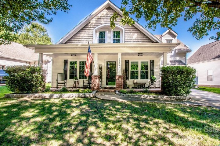 13309 Glencreek Lane sold home in Glenwyck, Huntersville, NC