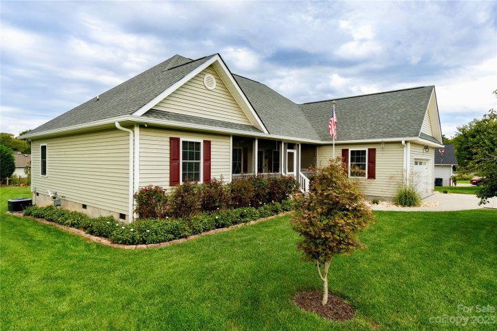 106 Beaver Dam Drive sold home in Mills River Village, Mills River, NC