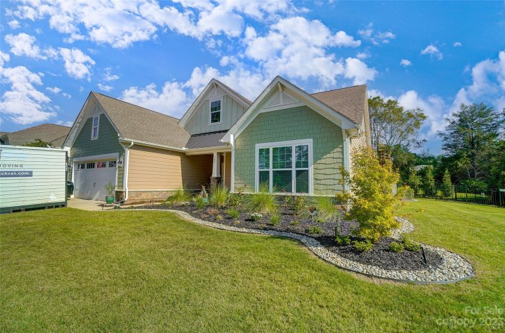 399 Kentmere Lane 10 sold home in Summerhouse at Paddlers Cove, Lake Wylie, SC
