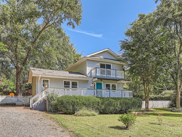 20726 Lagoona Drive sold home in Biscayne Park, Cornelius, NC