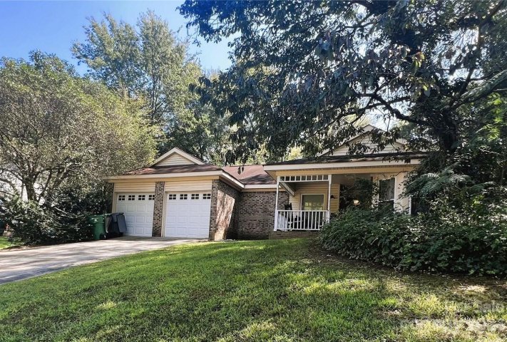 9026 Louvaine Drive sold home in Deerhurst, Charlotte, NC