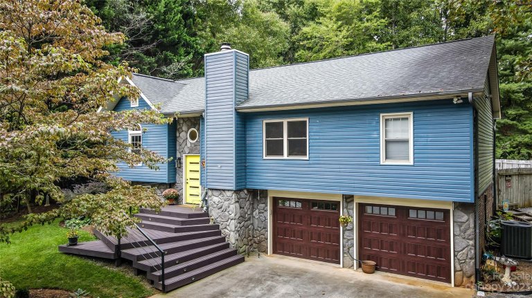 100 New Orleans Boulevard sold home in Hermitage East, Morganton, NC