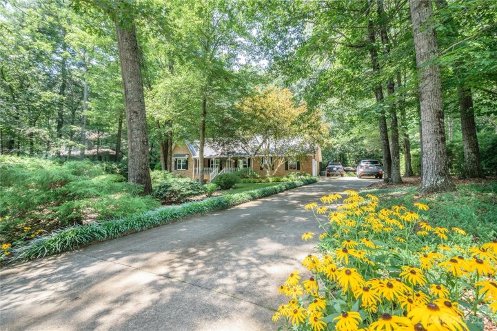 219 Waterford Drive sold home in Mills Pointe, Mills River, NC