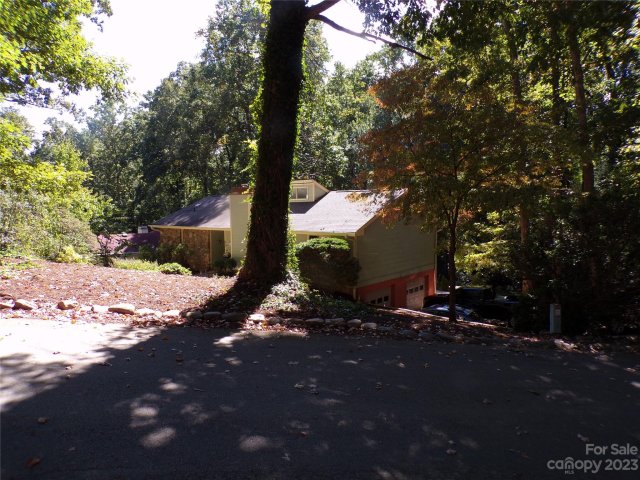 31 Saint Andrews Road sold home in St Andrews, Arden, NC