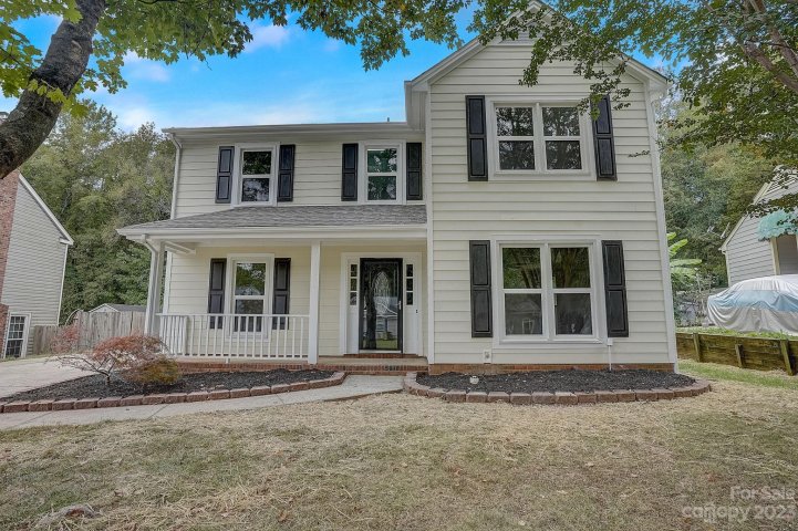 8226 Meadowdale Lane sold home in Old Oaks, Charlotte, NC