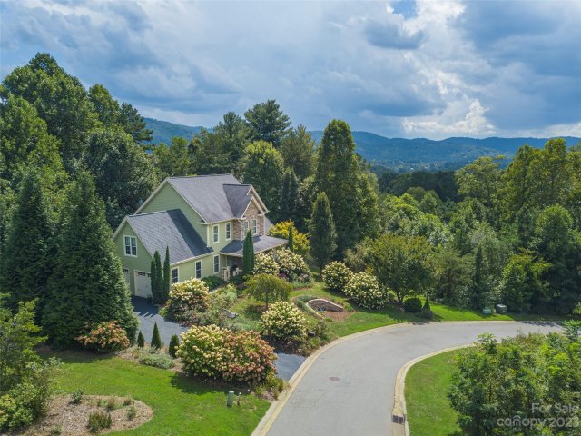 34 Carden Drive sold home in Fox Lair Crossings, Weaverville, NC
