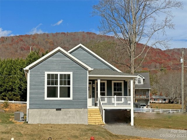 1128 Blueview Drive sold home in Padgett Place, Black Mountain, NC