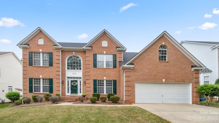 15548 Donnington Drive sold home in Kenilworth, Charlotte, NC