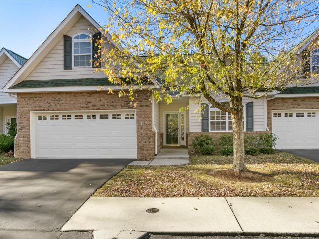 112 Victoria Park Drive sold home in Park Place, Hendersonville, NC