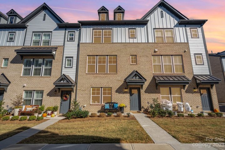 207 Maidstone Trail sold home in Wendwood Terrace, Charlotte, NC