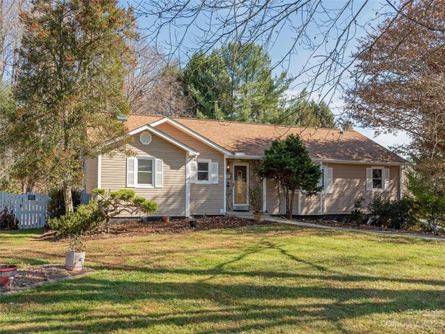 16 Amber Drive sold home in Bannerwood, Horse Shoe, NC