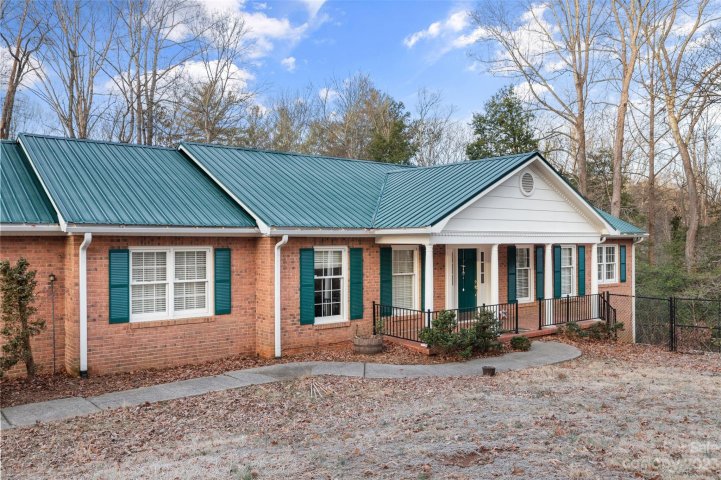 3064 Woodstream Drive sold home in Ramblewoods, Valdese, NC