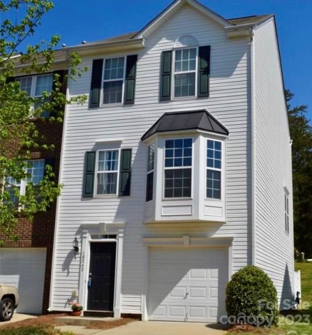 10242 Garrett Grigg Road sold home in Mallard Glen Village, Charlotte, NC