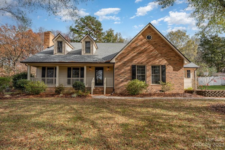 816 Mcgregor Drive sold home in Woodcreek, Concord, NC