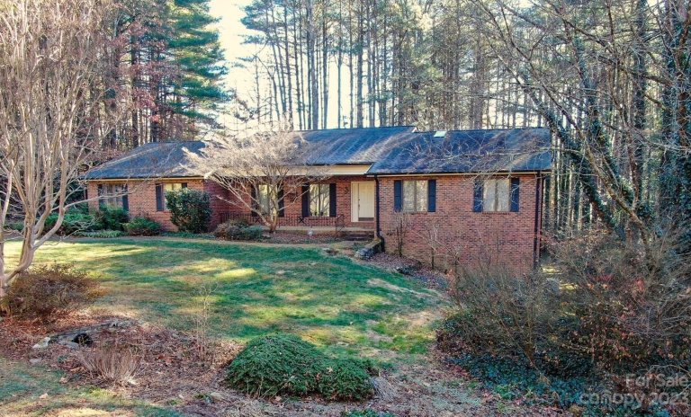 9 Westbridge Drive sold home in Westbridge, Hendersonville, NC