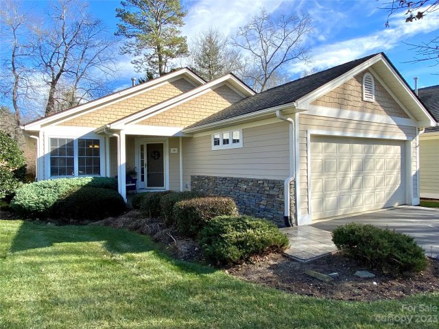 18 E Fairway View Court sold home in Etowah Golf Villas, Etowah, NC