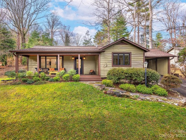316 Crystal Springs Drive sold home in Laurel Park Estates, Laurel Park, NC