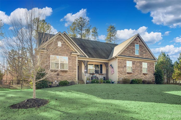 4652 Summerside Drive sold home in Somerset At Autumn Cove, Clover, SC