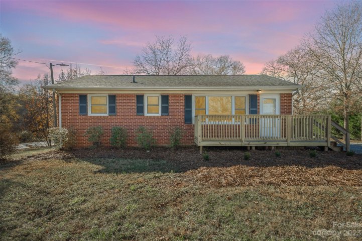 2701 Monterey Park Drive sold home in Crestwood, Gastonia, NC