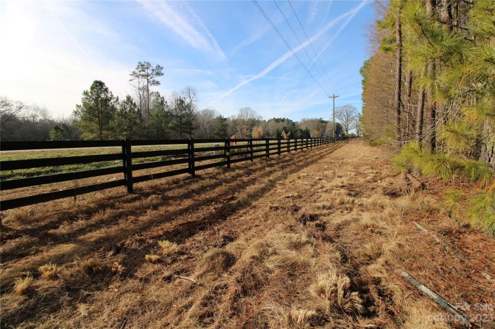 5 75 Ac Charlotte Highway sold home in Olde York Farms, York, SC