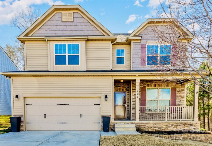 101 W Heart Pine Lane sold home in Pine Forest, Statesville, NC