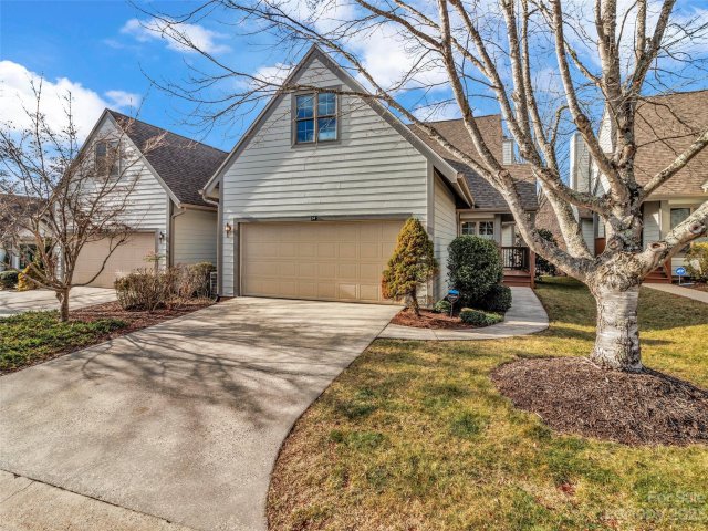 34 Pinnacle Point Drive sold home in Viewpointe, Asheville, NC