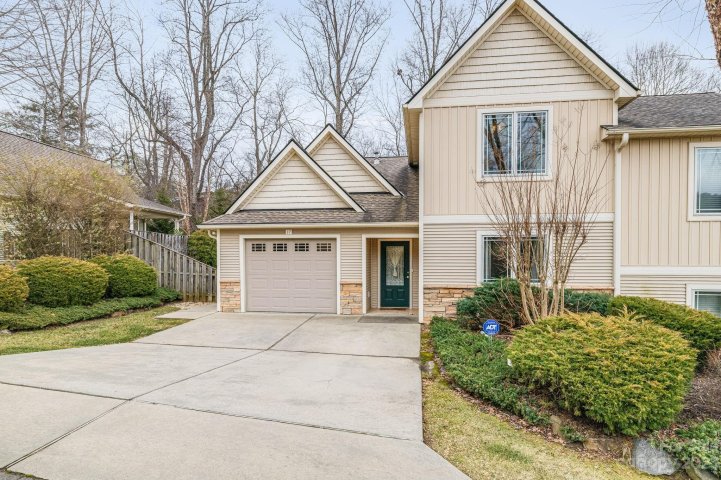 17 Bee Tree Village Parkway sold home in Bee Tree Village, Swannanoa, NC