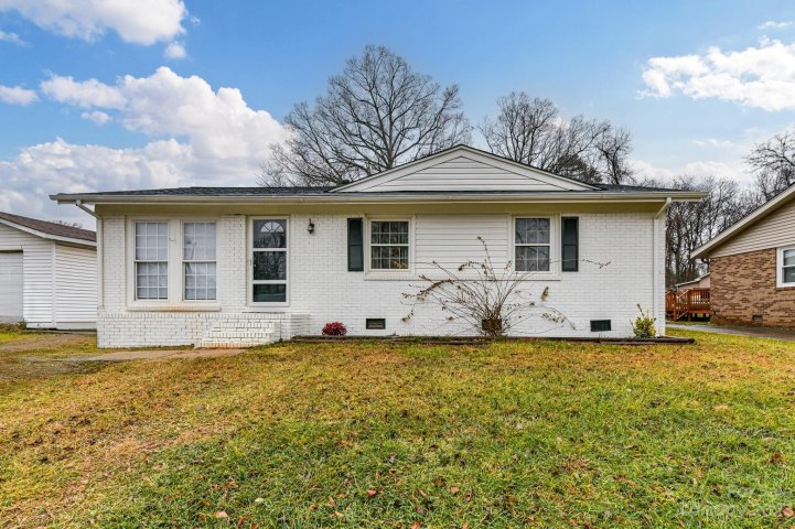 917 Dunleigh Drive sold home in Westwood, Charlotte, NC