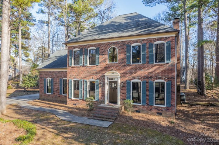 162 Wynward Lane sold home in North Shore, Mooresville, NC