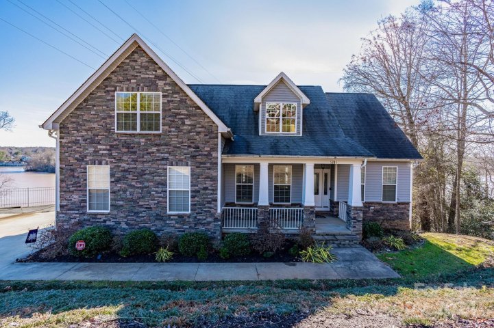 5705 Crown Terrace sold home in Diamond Point Estates, Hickory, NC
