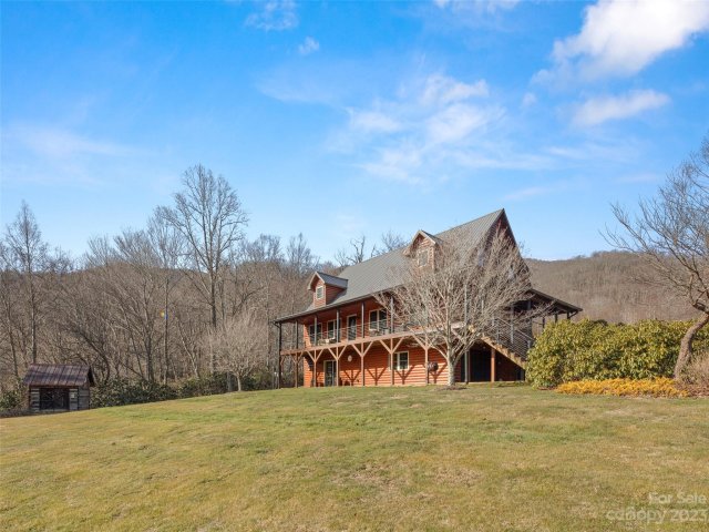 137 Buckeye Branch Drive sold home in Triple Creek Meadows, Clyde, NC