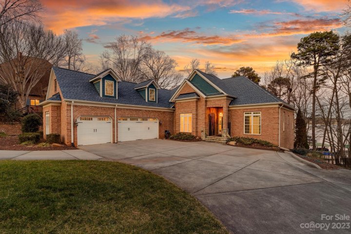 8065 Bay Pointe Drive sold home in West Bay, Denver, NC