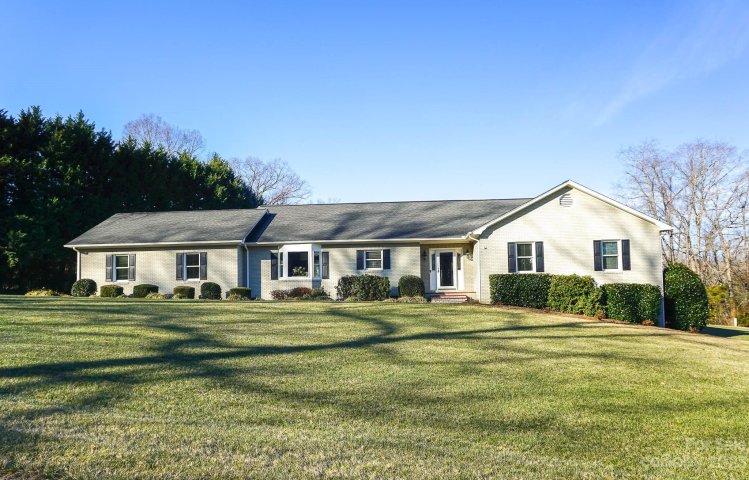 2110 E Winds Avenue sold home in East Winds, Morganton, NC