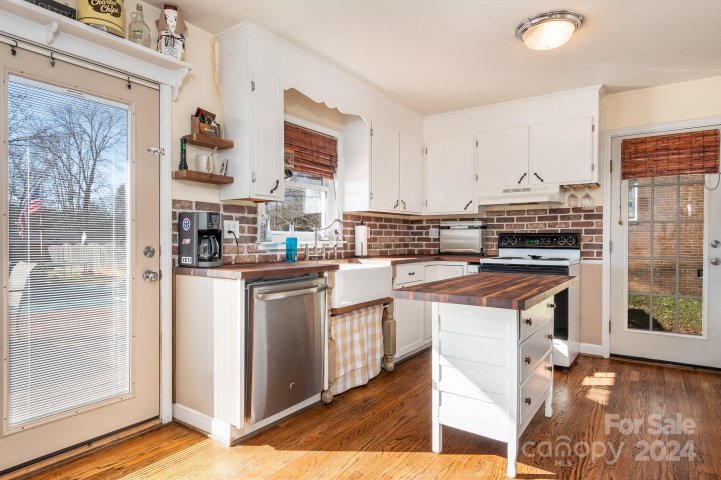 827 Brookwood Drive sold home in Brookwood Terrace, Mooresville, NC