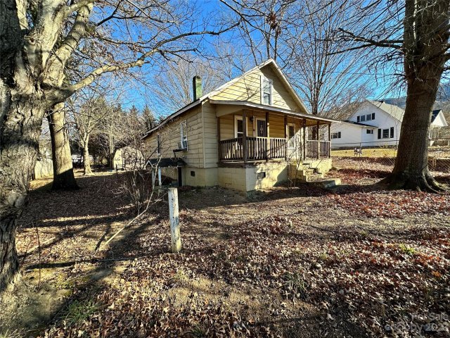 125 Fountain Way sold home in Beacon Village, Swannanoa, NC